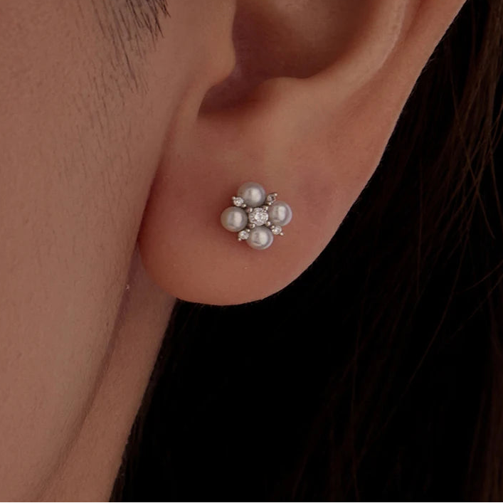 Four-leaf Clover Moissanite Pearl Earrings