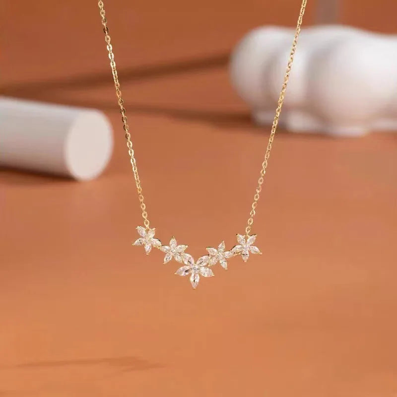 Exquisite Moissanite Diamond Flower Pendant Necklaces