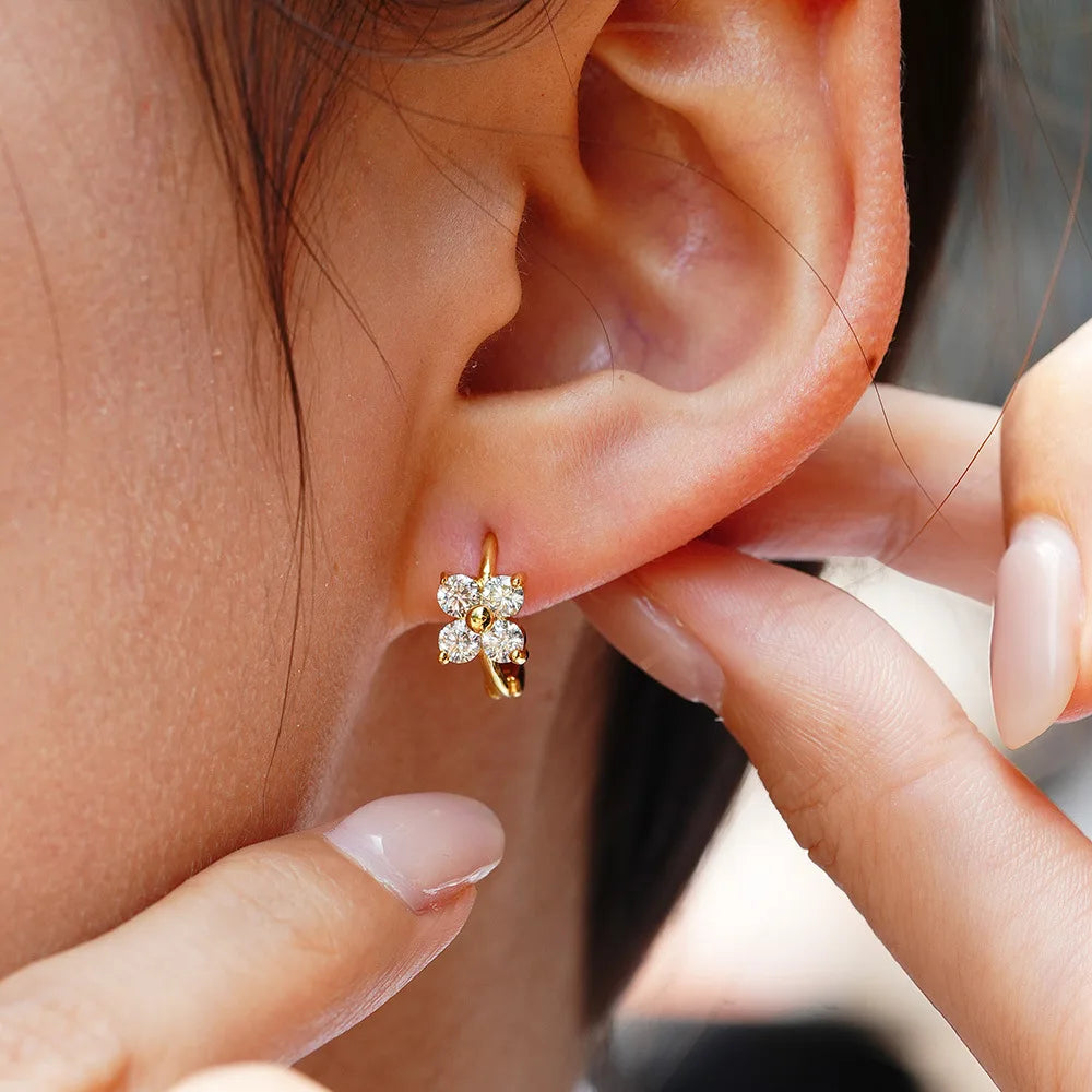 Gold Stud Luxurious Classic Design Moissanite Diamond Earrings