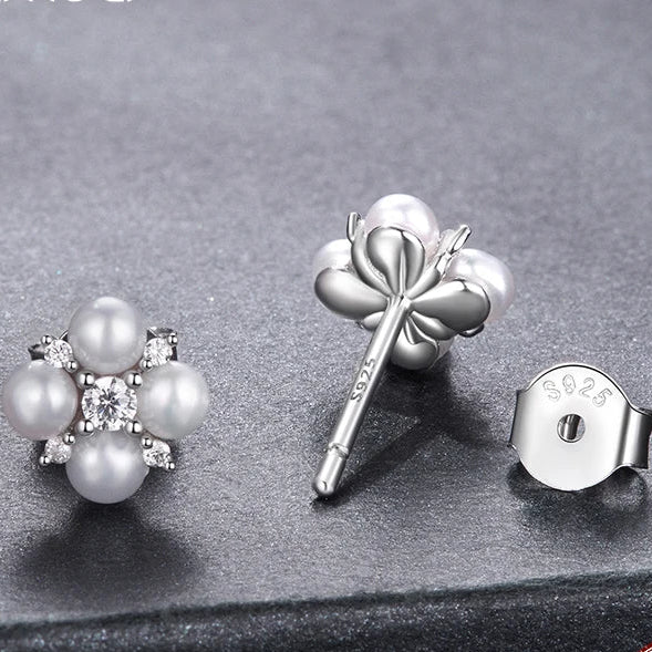 Four-leaf Clover Moissanite Pearl Earrings