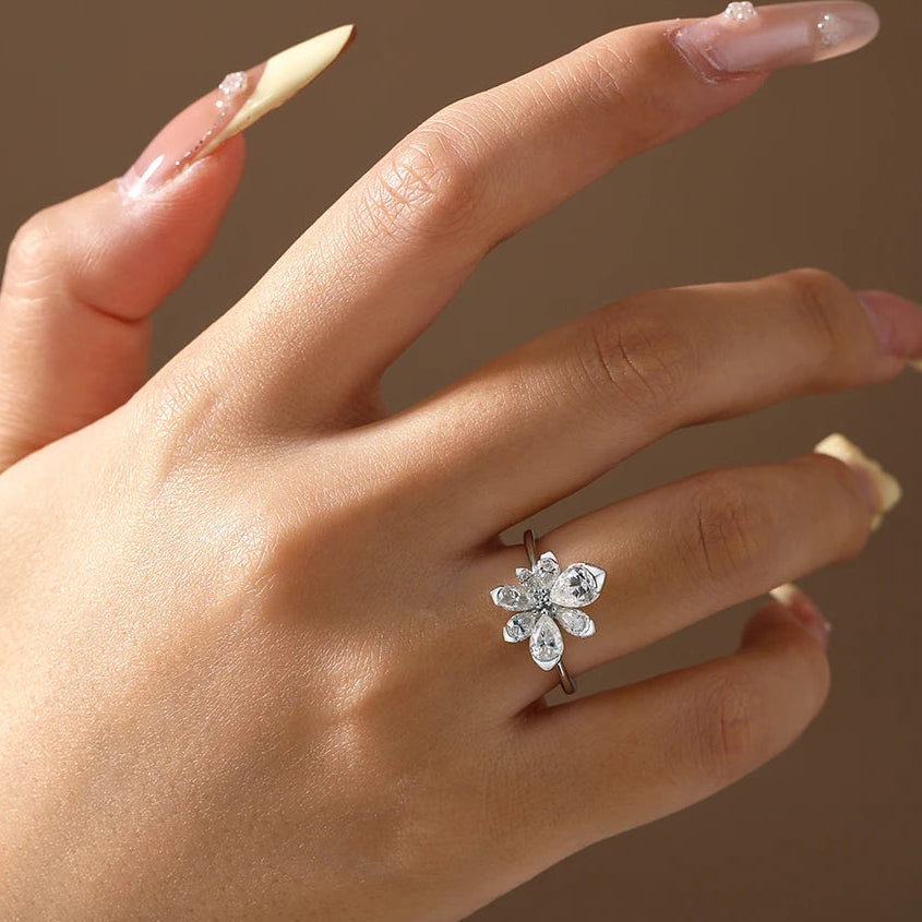 Flowers Moissanite Pear-cut Classical Band Ring