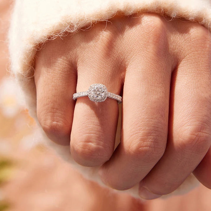 Solitaire Moissanite Rings