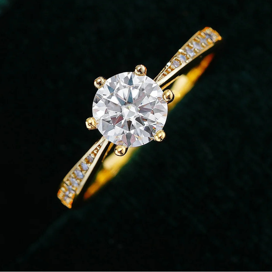 Gold Ring Moissanite