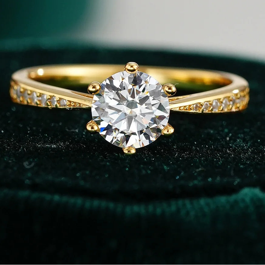Gold Ring Moissanite